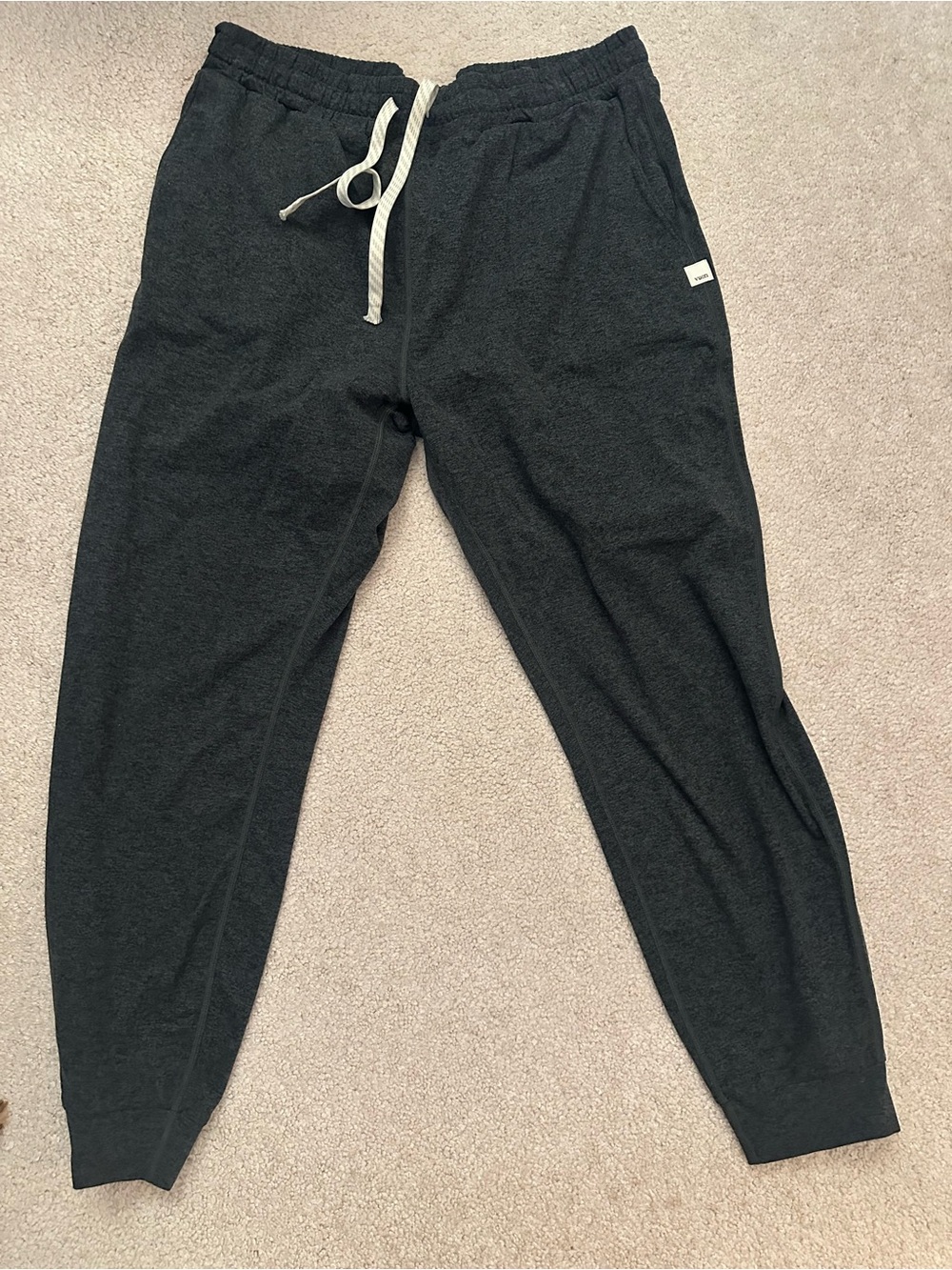Vuori grey women’s joggers large